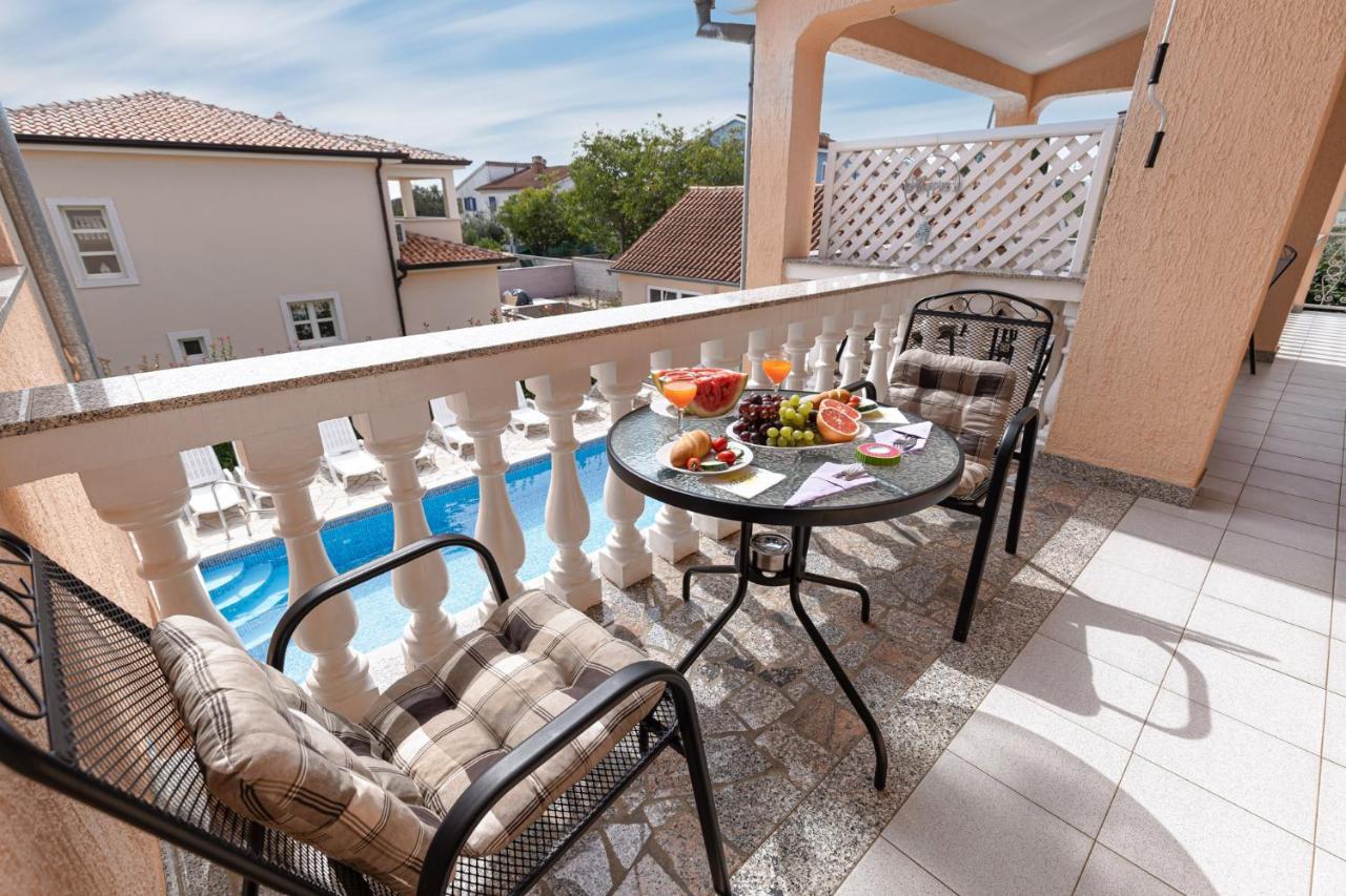 Haus Delphin Apartment Porec Exterior photo