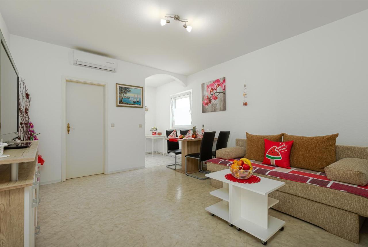 Haus Delphin Apartment Porec Exterior photo