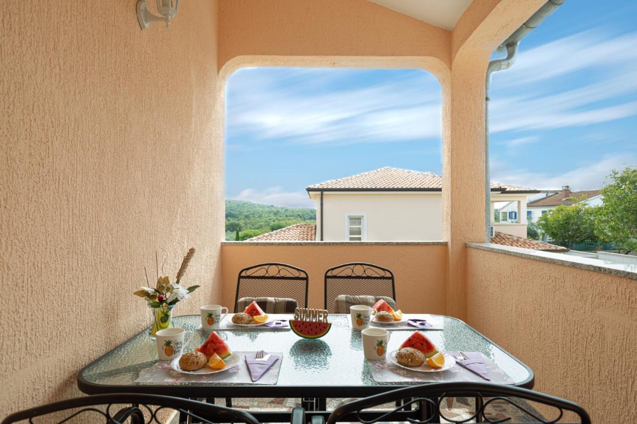 Haus Delphin Apartment Porec Exterior photo
